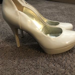 Beige Guess heels
